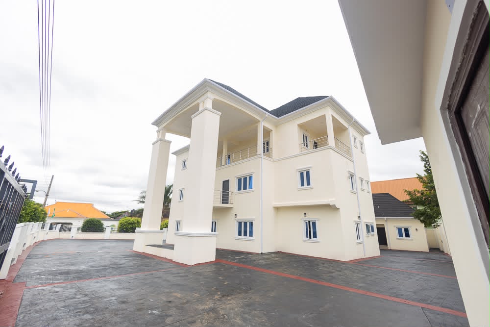 10 Units of Flats and Apartments in A Block in An Estate for Sale