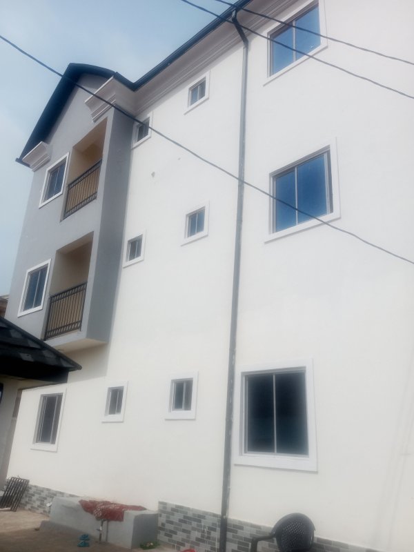 How to Spot a Fake Property Agent in Nigeria: 5 Red Flags You Must Check